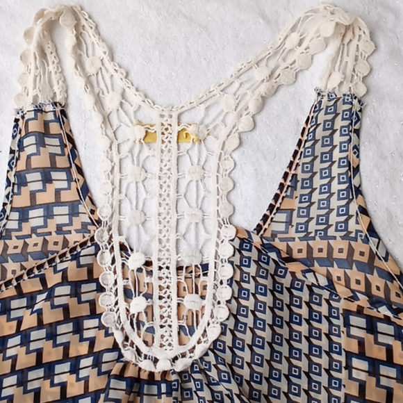 Vintage USA Crochet Back Top - Picture 6 of 7